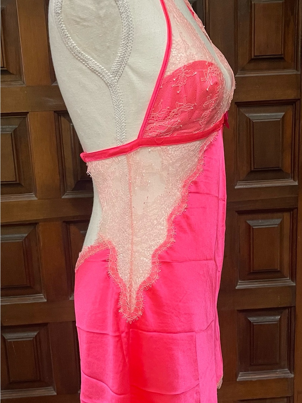 Victoria's Secret Fuchsia Pink & Pale Pink Lace Halter Chemise Lingerie NWOT - Picture 8 of 16